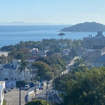 Apartamentos com 50m², 1 quarto, 1 garagem, no bairro Canasvieiras em Florianópolis