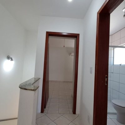 Sobrado Residencial com 60m², 2 quartos, 1 garagem, no bairro Ingleses em Florianópolis