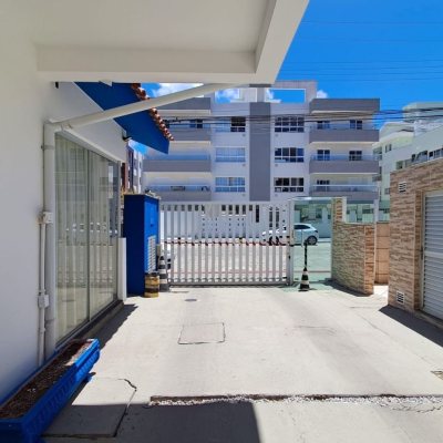 Sobrado Residencial com 60m², 2 quartos, 1 garagem, no bairro Ingleses em Florianópolis