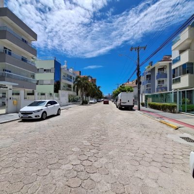 Sobrado Residencial com 60m², 2 quartos, 1 garagem, no bairro Ingleses em Florianópolis