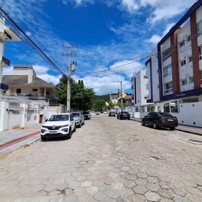 Sobrado Residencial com 60m², 2 quartos, 1 garagem, no bairro Ingleses em Florianópolis