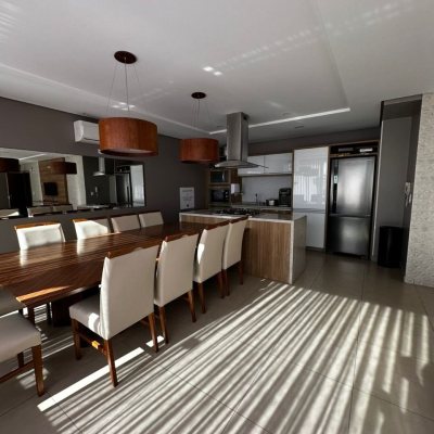 Apartamentos com 85m², 3 quartos, 1 suíte, 2 garagens, no bairro Capoeiras em Florianópolis