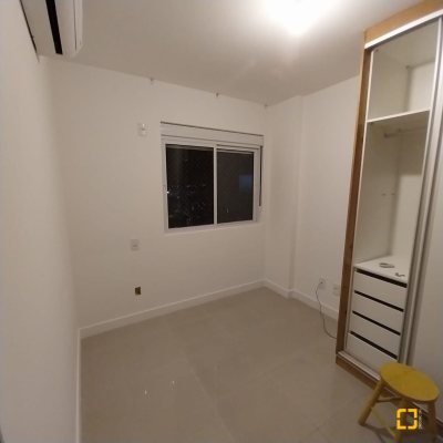 Apartamentos com 85m², 3 quartos, 1 suíte, 2 garagens, no bairro Capoeiras em Florianópolis
