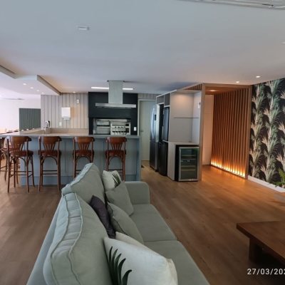 Apartamentos com 99m², 2 quartos, 2 suítes, 2 garagens, no bairro Santinho em Florianópolis