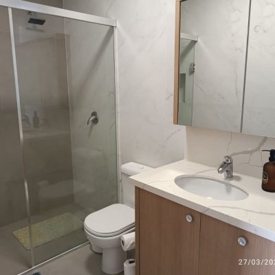 Apartamentos com 99m², 2 quartos, 2 suítes, 2 garagens, no bairro Santinho em Florianópolis