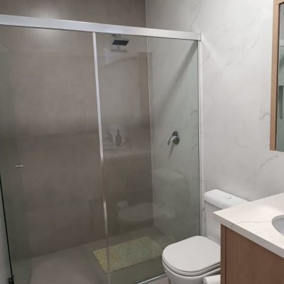 Apartamentos com 99m², 2 quartos, 2 suítes, 2 garagens, no bairro Santinho em Florianópolis