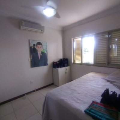 Casa Residencial com 270m², 4 quartos, 4 suítes, 2 garagens, no bairro Coqueiros em Florianópolis