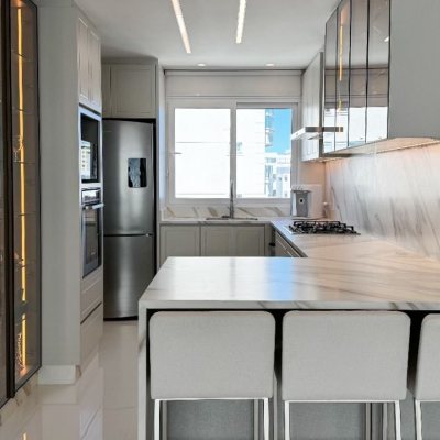 Cobertura com 244m², 4 quartos, 3 suítes, 3 garagens, no bairro Agronômica em Floranópolis