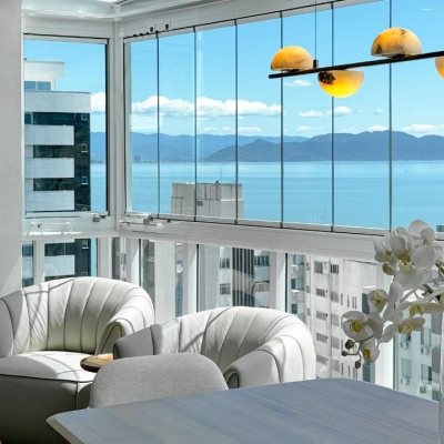 Cobertura com 244m², 4 quartos, 3 suítes, 3 garagens, no bairro Agronômica em Floranópolis