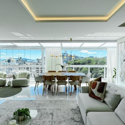 Cobertura com 244m², 4 quartos, 3 suítes, 3 garagens, no bairro Agronômica em Floranópolis