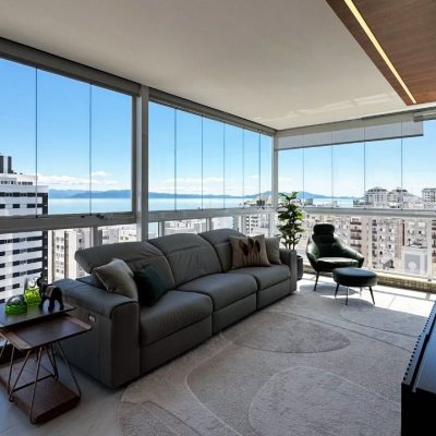 Cobertura com 244m², 4 quartos, 3 suítes, 3 garagens, no bairro Agronômica em Floranópolis