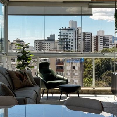 Cobertura com 244m², 4 quartos, 3 suítes, 3 garagens, no bairro Agronômica em Floranópolis