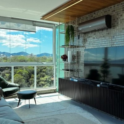 Cobertura com 244m², 4 quartos, 3 suítes, 3 garagens, no bairro Agronômica em Floranópolis