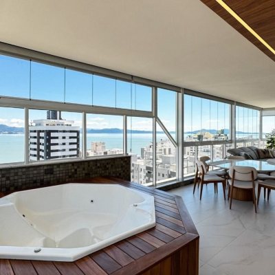 Cobertura com 244m², 4 quartos, 3 suítes, 3 garagens, no bairro Agronômica em Floranópolis