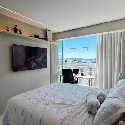 Cobertura com 244m², 4 quartos, 3 suítes, 3 garagens, no bairro Agronômica em Floranópolis