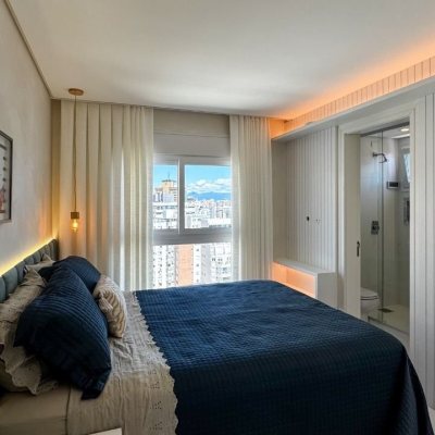 Cobertura com 244m², 4 quartos, 3 suítes, 3 garagens, no bairro Agronômica em Floranópolis