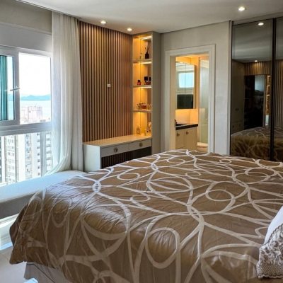 Cobertura com 244m², 4 quartos, 3 suítes, 3 garagens, no bairro Agronômica em Floranópolis