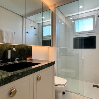 Cobertura com 244m², 4 quartos, 3 suítes, 3 garagens, no bairro Agronômica em Floranópolis