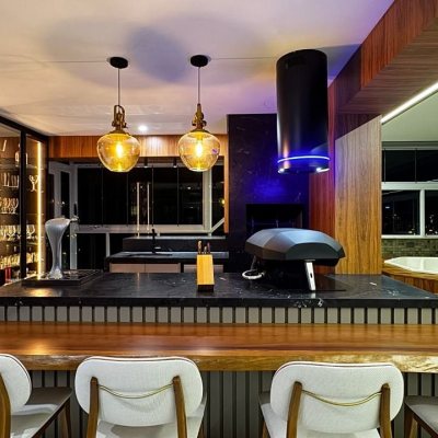 Cobertura com 244m², 4 quartos, 3 suítes, 3 garagens, no bairro Agronômica em Floranópolis