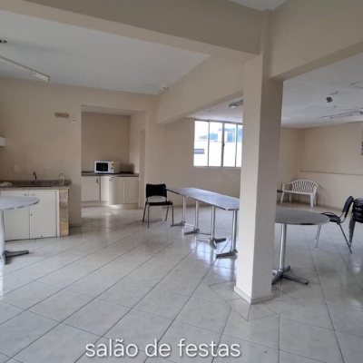 Apartamentos com 87m², 2 quartos, 1 suíte, 1 garagem, no bairro Centro em Florianópolis