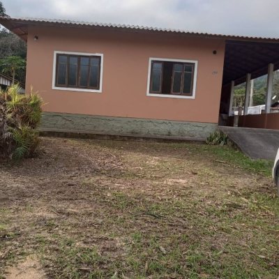Casa Residencial com 100m², 3 quartos, 5 garagens, no bairro Ratones em Florianópolis