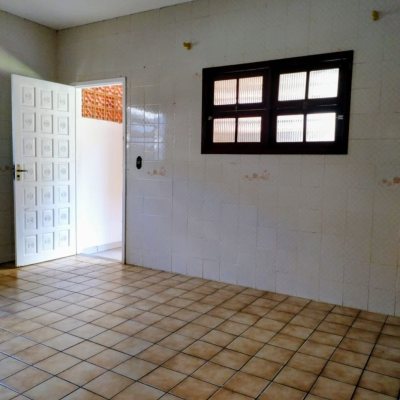 Casa Residencial com 100m², 3 quartos, 5 garagens, no bairro Ratones em Florianópolis