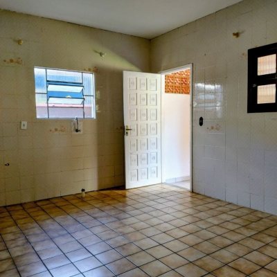Casa Residencial com 100m², 3 quartos, 5 garagens, no bairro Ratones em Florianópolis