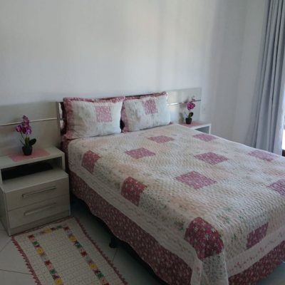 Casa Residencial com 192m², 3 quartos, 1 suíte, 2 garagens, no bairro Forquilhinha em São José