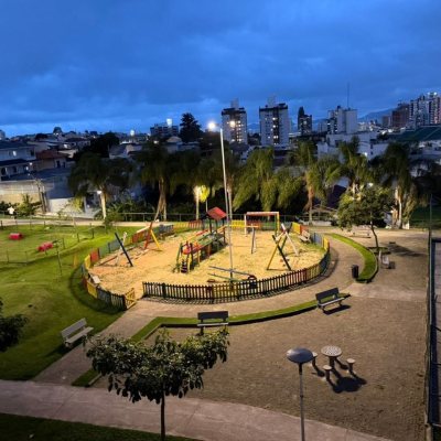 Apartamentos com 83m², 3 quartos, 1 suíte, 1 garagem, no bairro Canto em Florianópolis