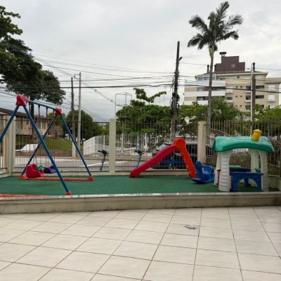 Apartamentos com 83m², 3 quartos, 1 suíte, 1 garagem, no bairro Canto em Florianópolis