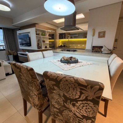 Apartamentos com 83m², 3 quartos, 1 suíte, 1 garagem, no bairro Canto em Florianópolis