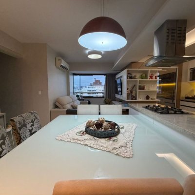 Apartamentos com 83m², 3 quartos, 1 suíte, 1 garagem, no bairro Canto em Florianópolis