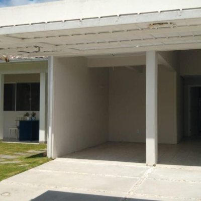 Casa Residencial com 170m², 3 quartos, 1 suíte, 2 garagens, no bairro Itacorubi em Florianópolis