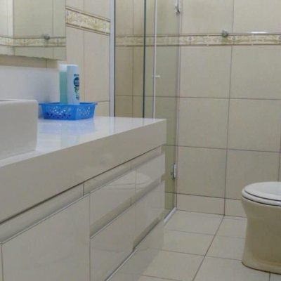 Casa Residencial com 170m², 3 quartos, 1 suíte, 2 garagens, no bairro Itacorubi em Florianópolis
