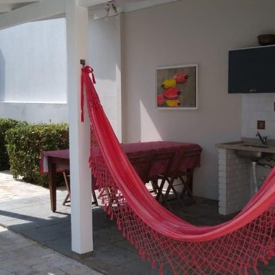 Casa Residencial com 170m², 3 quartos, 1 suíte, 2 garagens, no bairro Itacorubi em Florianópolis