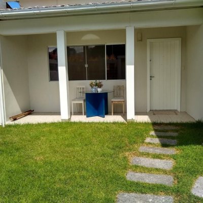 Casa Residencial com 170m², 3 quartos, 1 suíte, 2 garagens, no bairro Itacorubi em Florianópolis