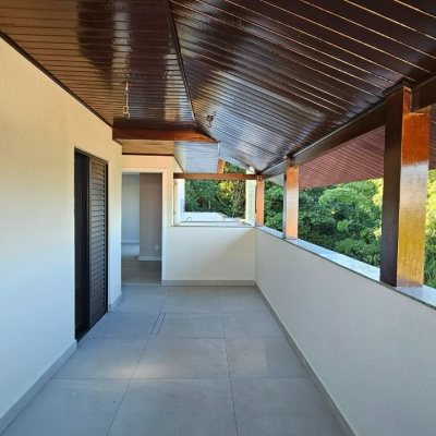 Cobertura com 183m², 3 quartos (sendo 1 suíte), 2 garagens, no bairro João Paulo em Florianópolis