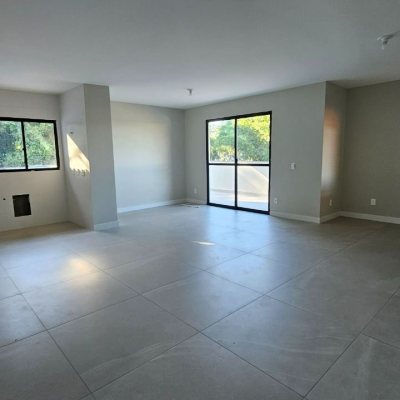 Cobertura com 183m², 3 quartos (sendo 1 suíte), 2 garagens, no bairro João Paulo em Florianópolis