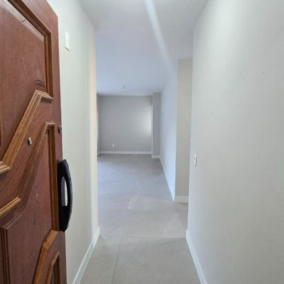 Cobertura com 183m², 3 quartos (sendo 1 suíte), 2 garagens, no bairro João Paulo em Florianópolis