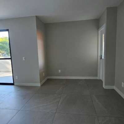 Cobertura com 183m², 3 quartos (sendo 1 suíte), 2 garagens, no bairro João Paulo em Florianópolis