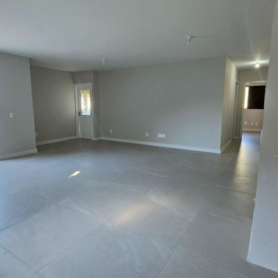 Cobertura com 183m², 3 quartos (sendo 1 suíte), 2 garagens, no bairro João Paulo em Florianópolis