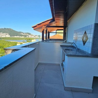 Cobertura com 183m², 3 quartos (sendo 1 suíte), 2 garagens, no bairro João Paulo em Florianópolis