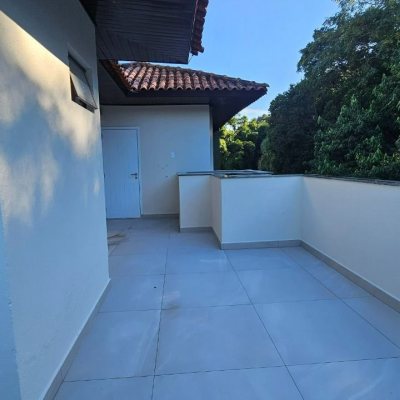 Cobertura com 183m², 3 quartos (sendo 1 suíte), 2 garagens, no bairro João Paulo em Florianópolis