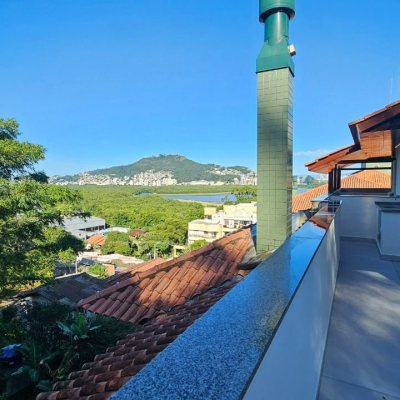 Cobertura com 183m², 3 quartos (sendo 1 suíte), 2 garagens, no bairro João Paulo em Florianópolis