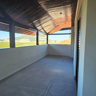 Cobertura com 183m², 3 quartos (sendo 1 suíte), 2 garagens, no bairro João Paulo em Florianópolis