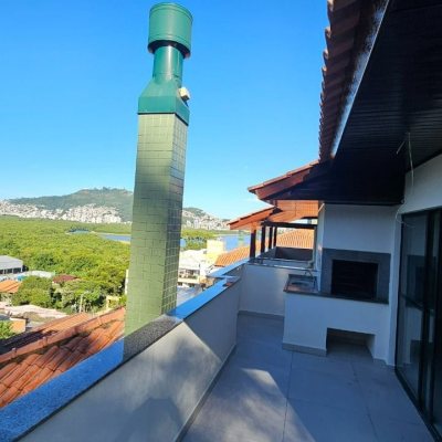 Cobertura com 183m², 3 quartos (sendo 1 suíte), 2 garagens, no bairro João Paulo em Florianópolis