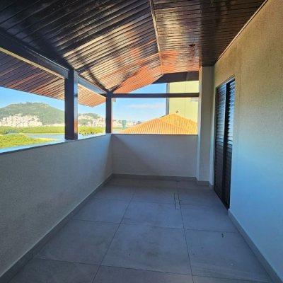 Cobertura com 183m², 3 quartos (sendo 1 suíte), 2 garagens, no bairro João Paulo em Florianópolis