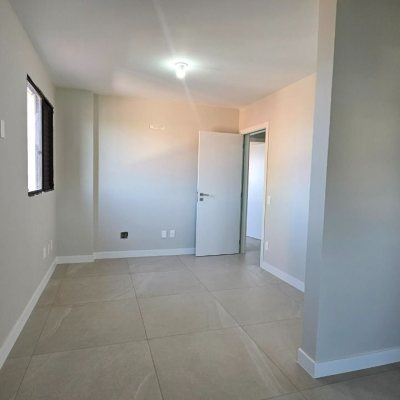 Cobertura com 183m², 3 quartos (sendo 1 suíte), 2 garagens, no bairro João Paulo em Florianópolis