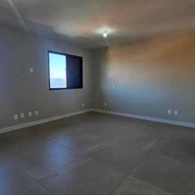 Cobertura com 183m², 3 quartos (sendo 1 suíte), 2 garagens, no bairro João Paulo em Florianópolis