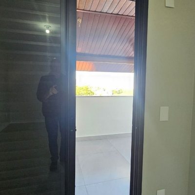 Cobertura com 183m², 3 quartos (sendo 1 suíte), 2 garagens, no bairro João Paulo em Florianópolis
